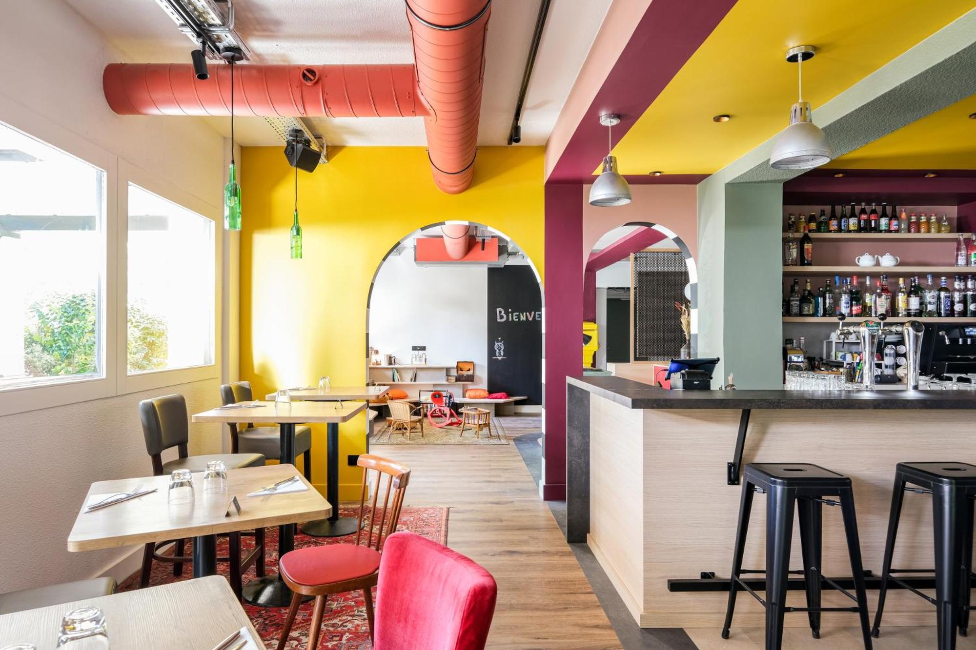 Logis Lyon Nord Hotel 3*