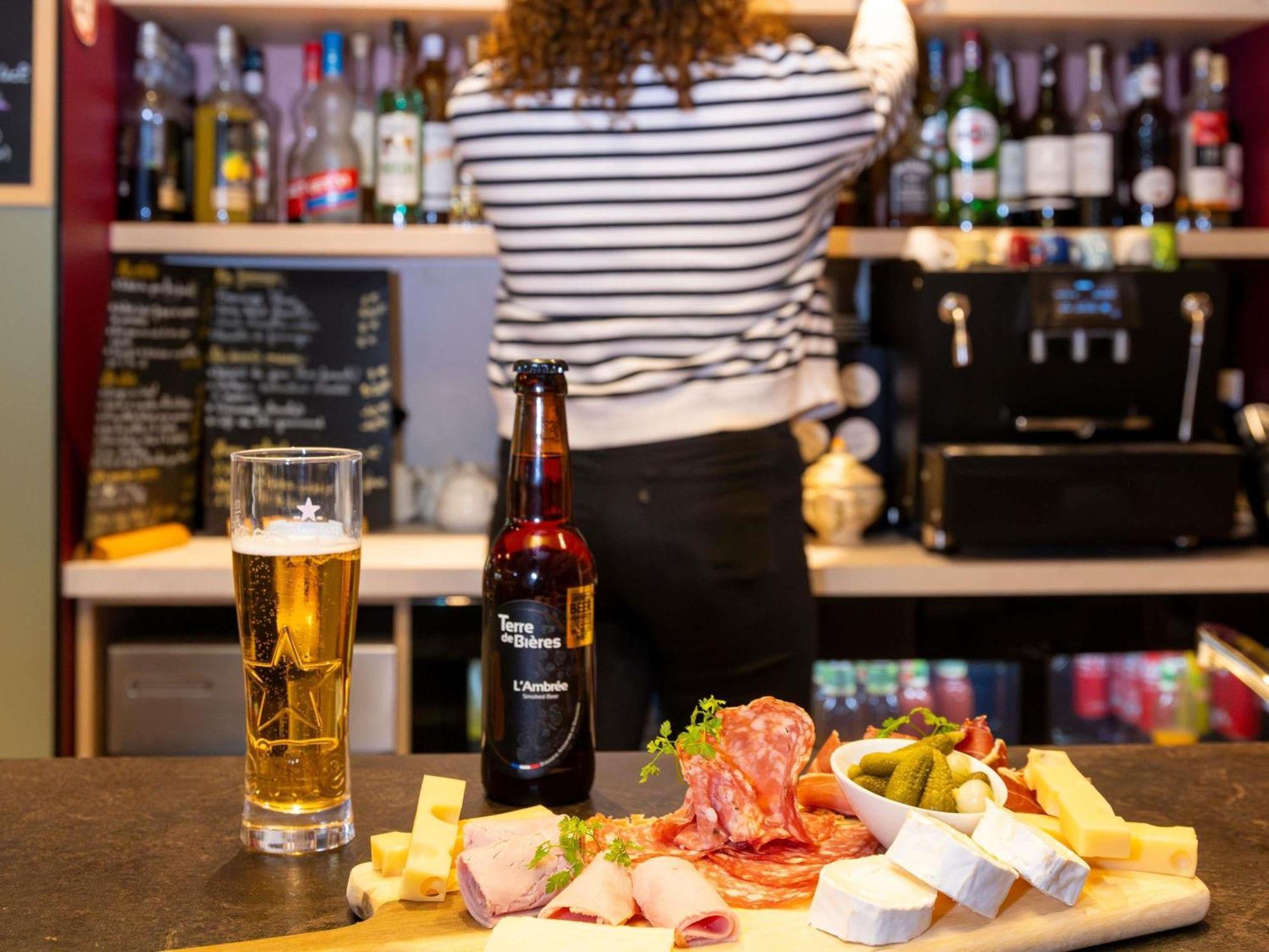Hotel Logis Lyon Nord 3*