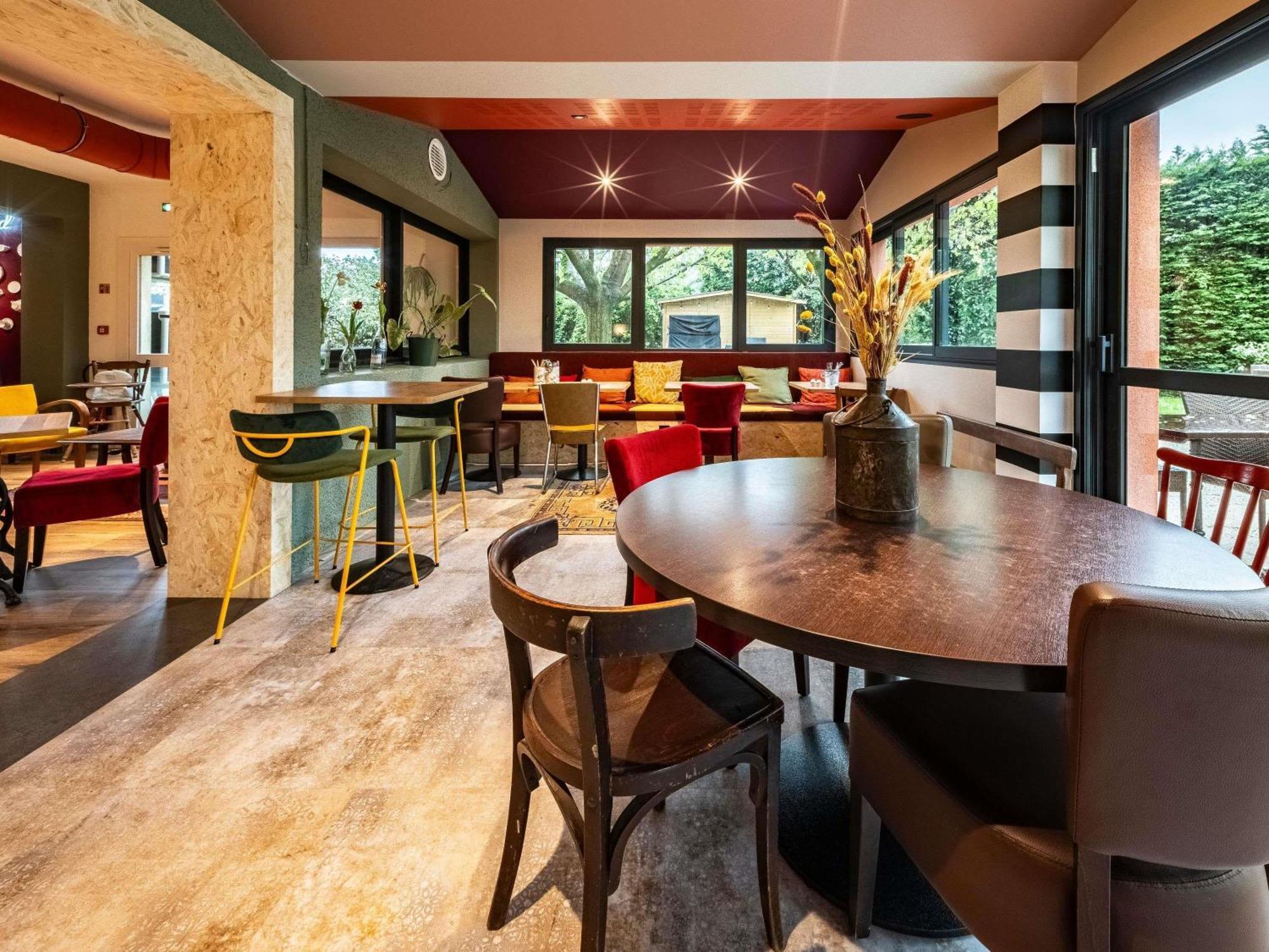 Logis Lyon Nord 3* Massieux