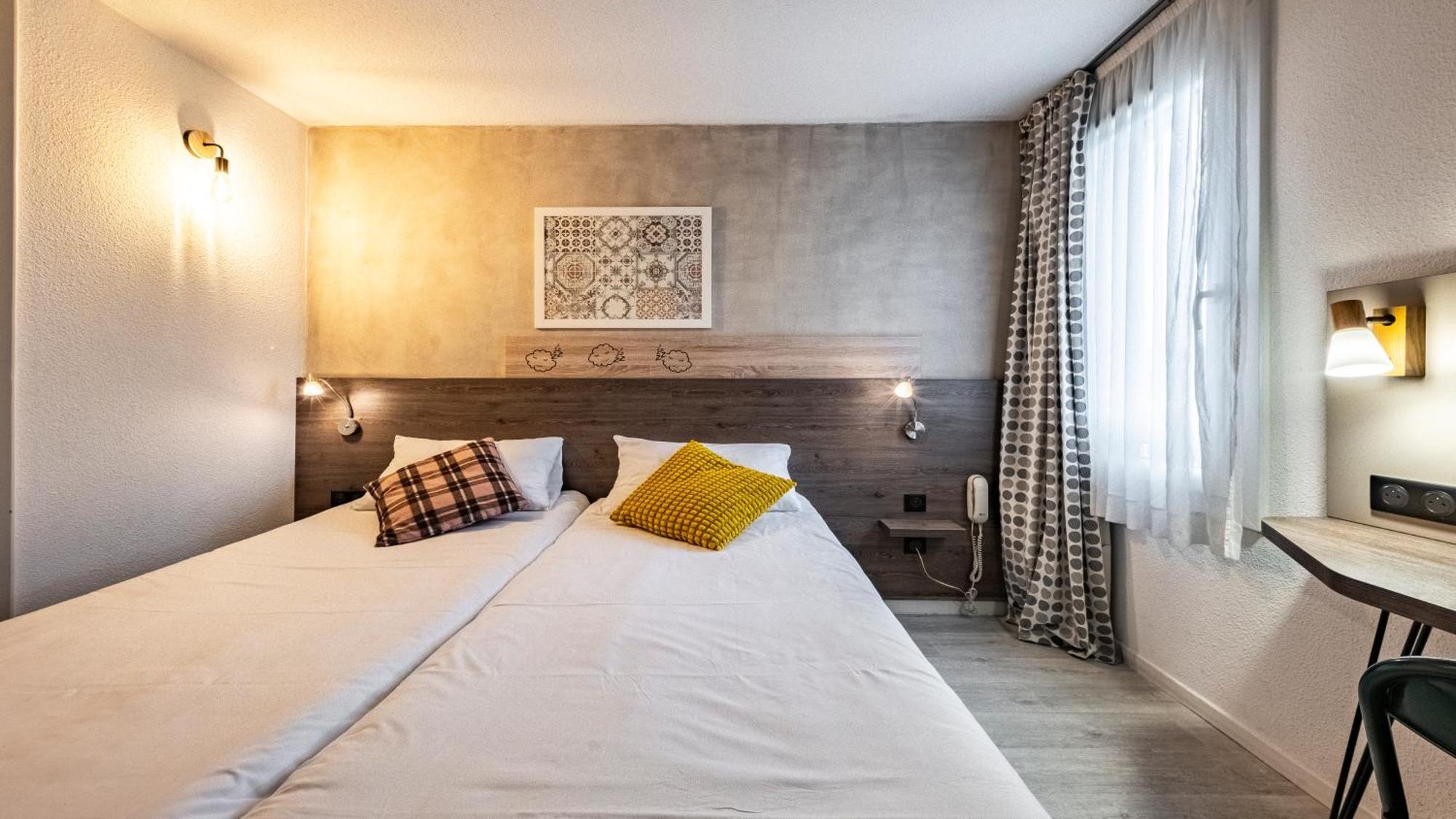 Logis Lyon Nord Hotel 3*
