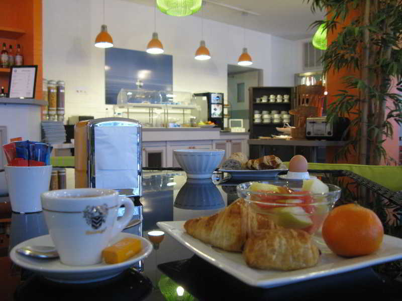 Greet Lyon Nord Hotel 3*