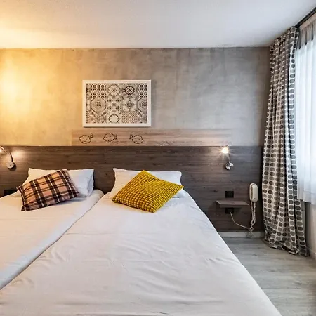 Greet Hotel Massieux Lyon Nord Exterior foto
